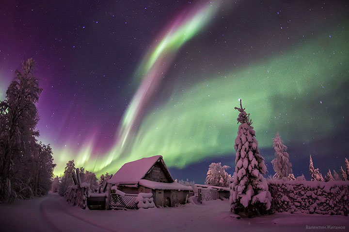 Aurora Borealis Snow Fun Holiday in remote village Oktyabrsky in Murmansk region